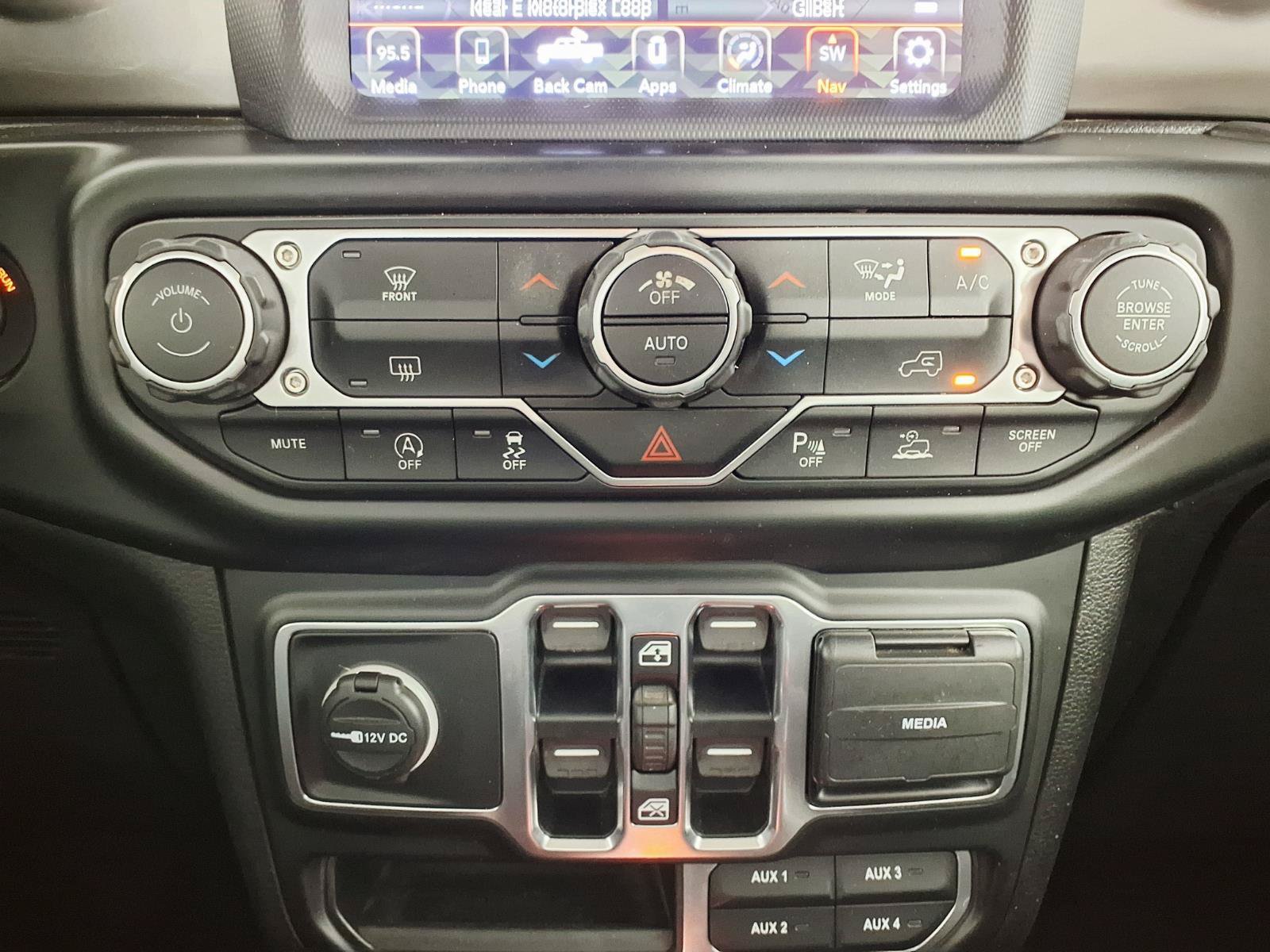 Used 2020 Jeep Gladiator Overland AWD/4WD image 20