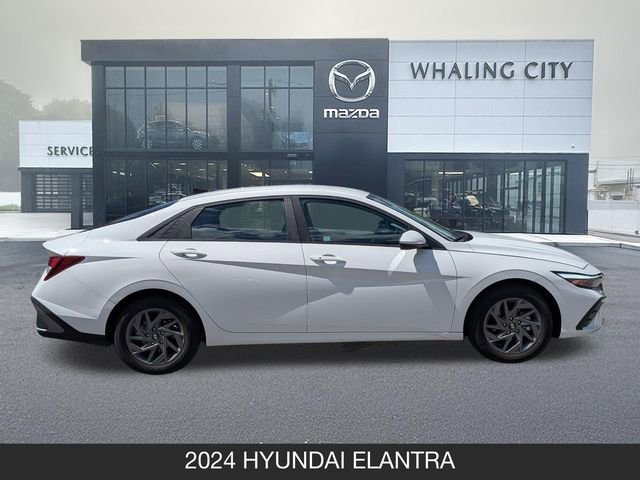 Used 2024 Hyundai Elantra SEL FWD image 8