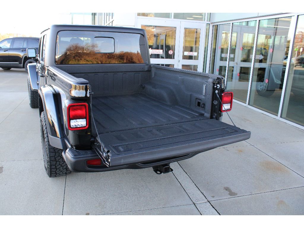 Certified 2022 Jeep Gladiator Rubicon w/ Cold Weather Group image 13