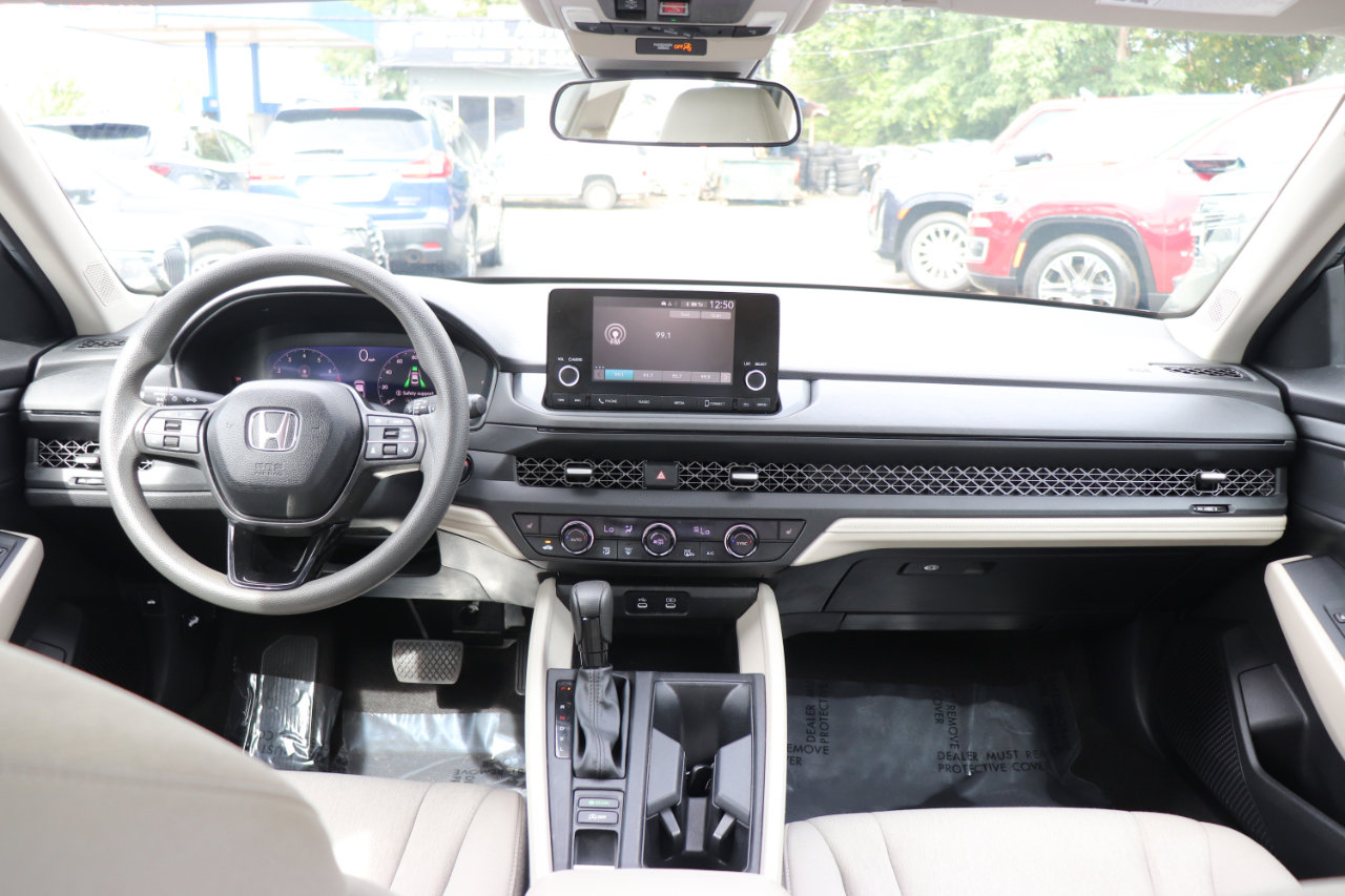Used 2024 Honda Accord EX image 16