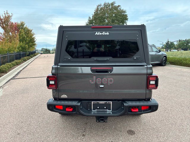 Used 2024 Jeep Gladiator Rubicon w/ Technology Group AWD/4WD image 6