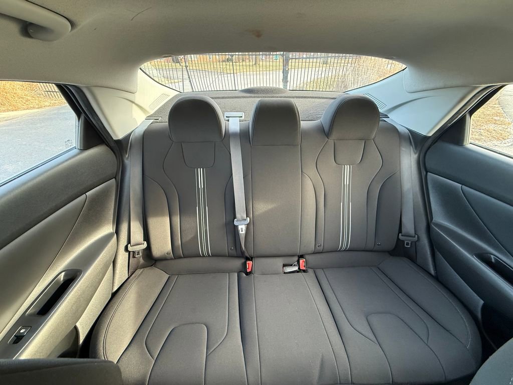 Used 2023 Hyundai Elantra SEL w/ Convenience Package image 21