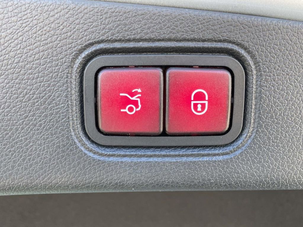 Used 2021 Mercedes-Benz E 450 4MATIC Coupe image 11