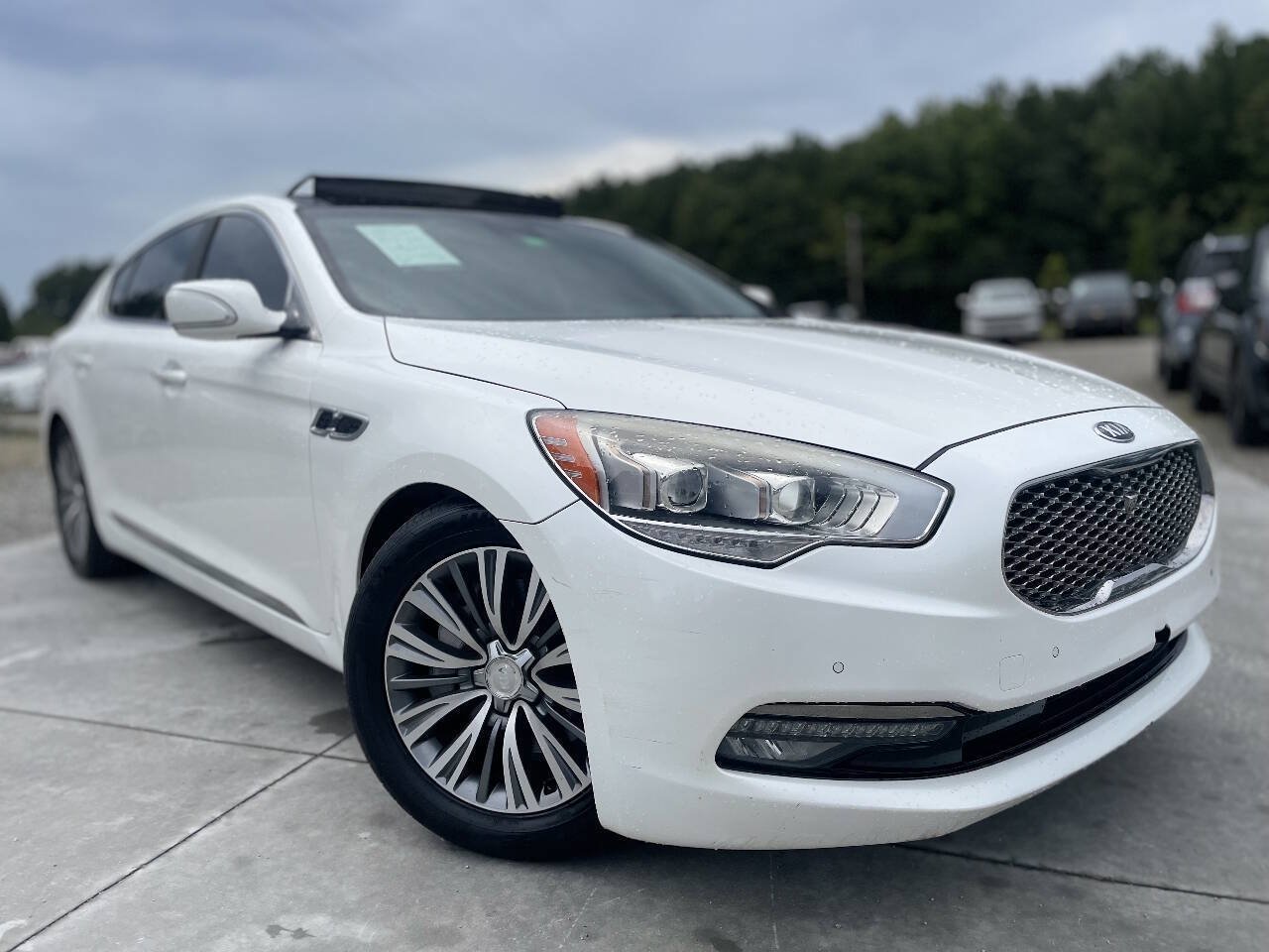 Used 2016 Kia K900 Luxury RWD image 1