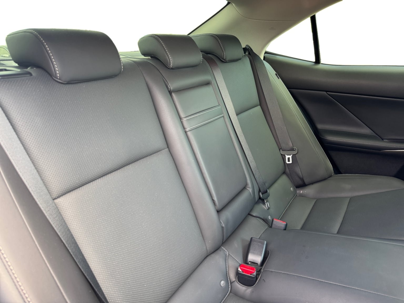 Used 2018 Lexus IS 300 w/ Comfort Package RWD image 18
