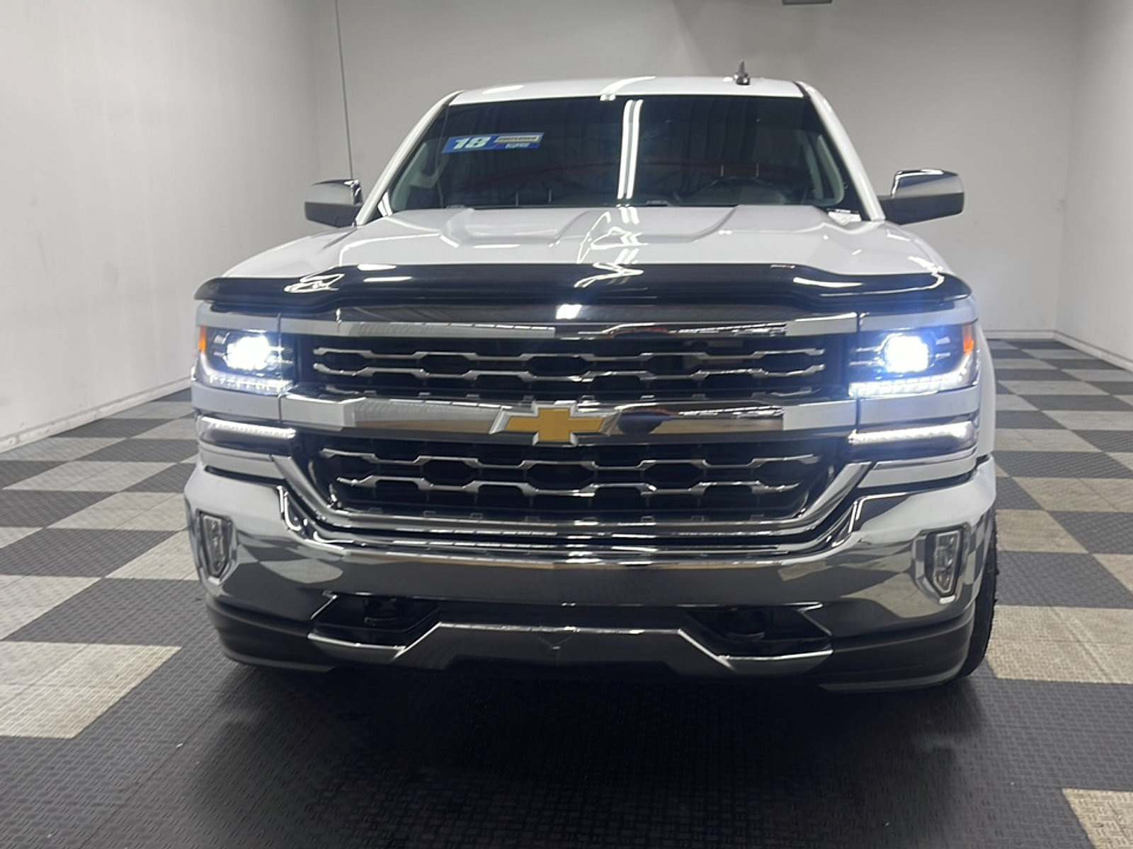 Used 2018 Chevrolet Silverado 1500 LTZ AWD/4WD image 23