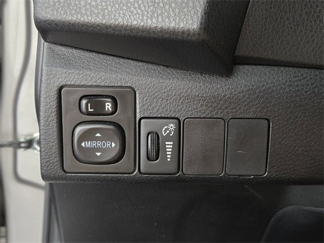 Used 2015 Toyota Corolla LE image 38