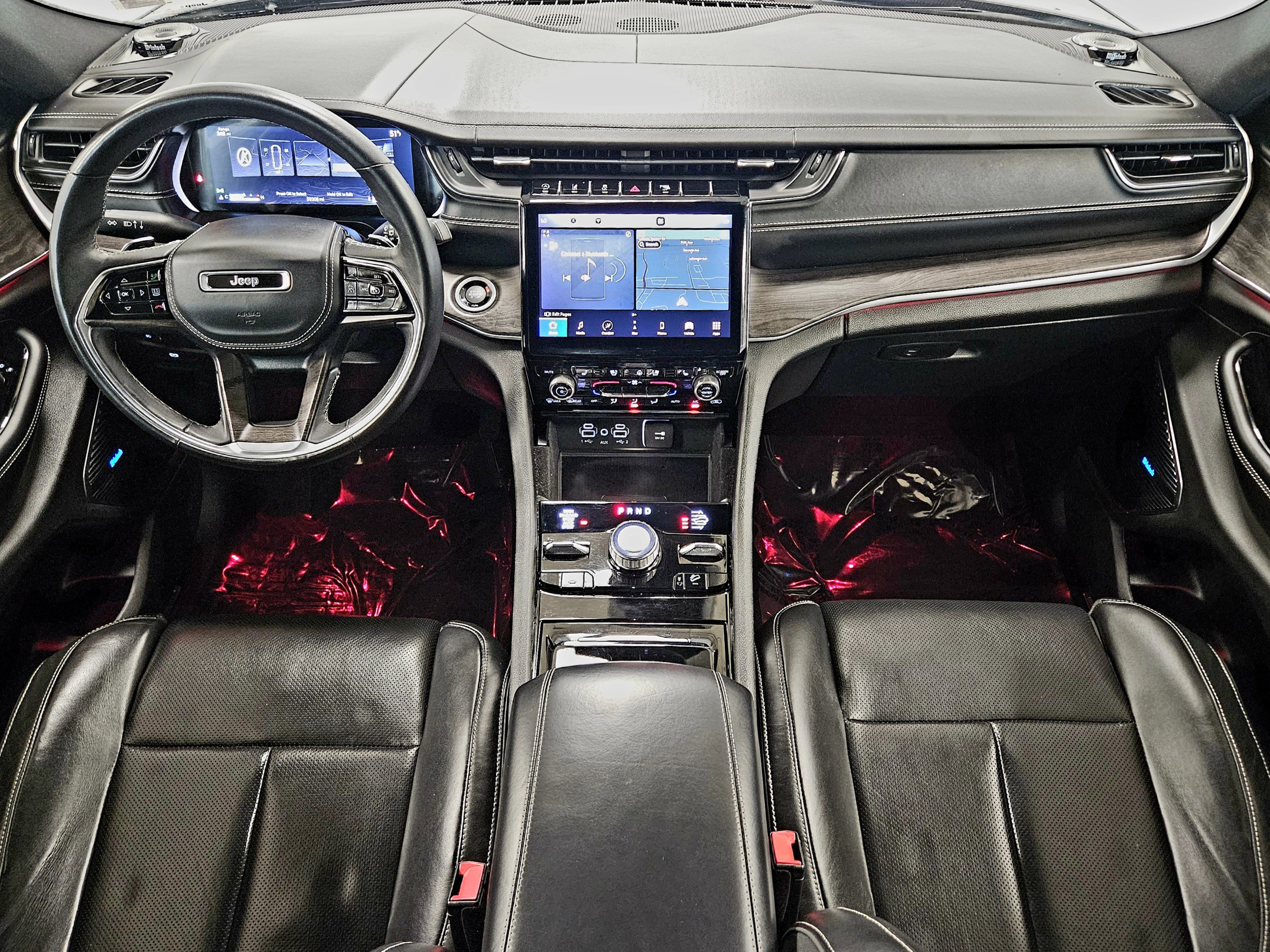 Used 2022 Jeep Grand Cherokee Overland w/ Luxury Tech Group IV image 11