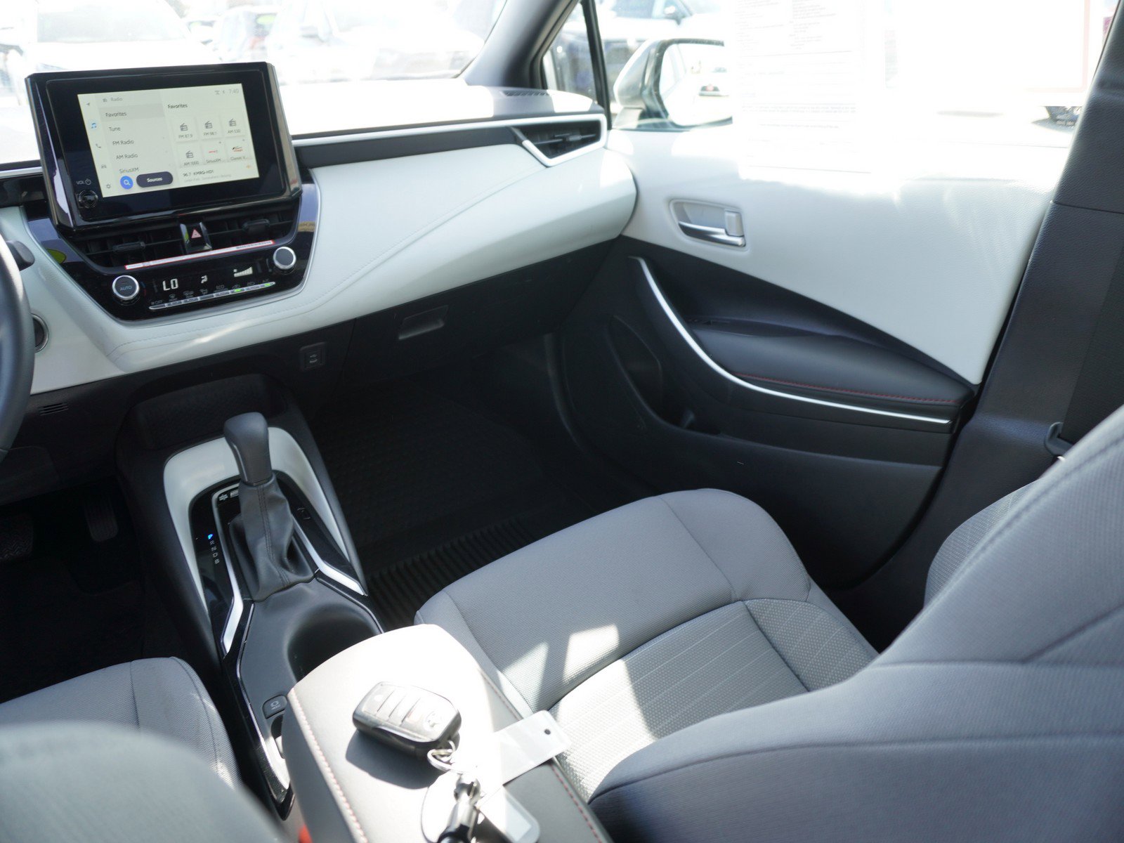 Used 2025 Toyota Corolla SE image 15