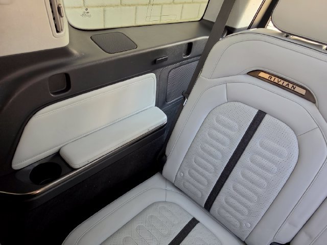 Used 2023 Rivian R1S Launch Edition Quad AWD/4WD image 39