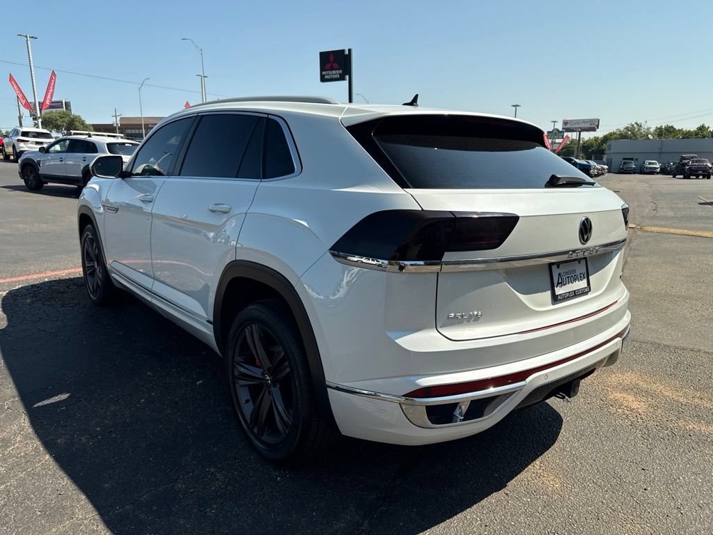 Used 2022 Volkswagen Atlas Cross Sport SEL R-Line AWD/4WD image 10