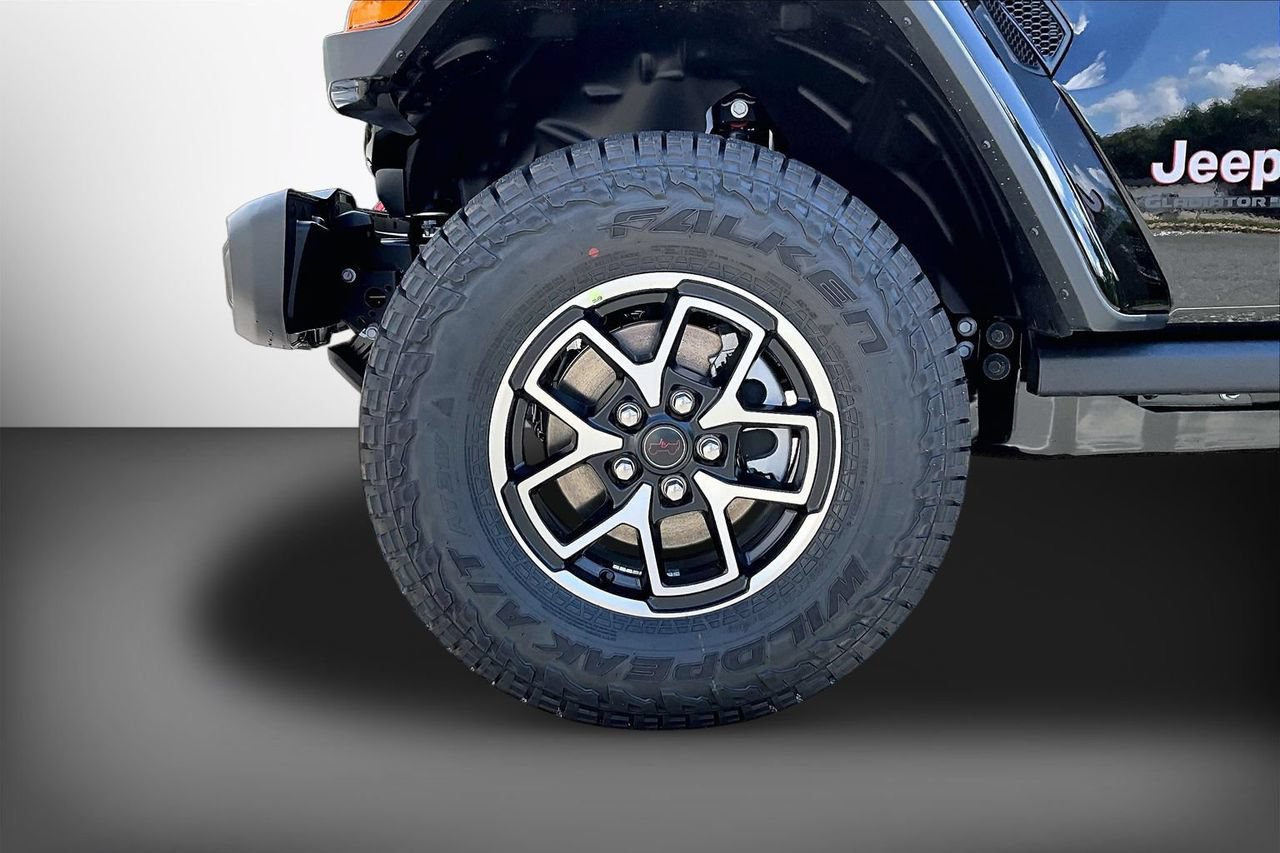 New 2026 Jeep Gladiator Rubicon w/ Steel Power Dome Hood Package AWD/4WD image 28
