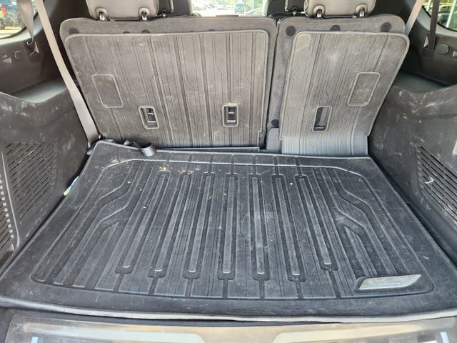 Used 2023 GMC Yukon XL SLT w/ SLT Premium Package image 35