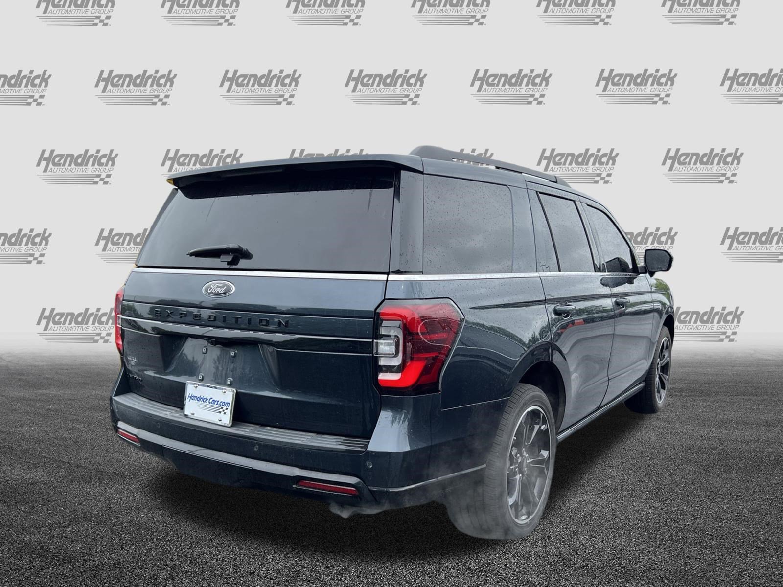Used 2024 Ford Expedition Limited AWD/4WD image 11