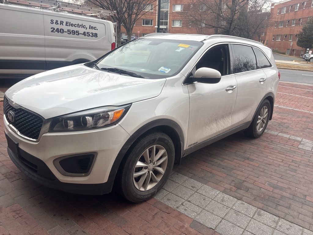 Used 2017 Kia Sorento LX image 7