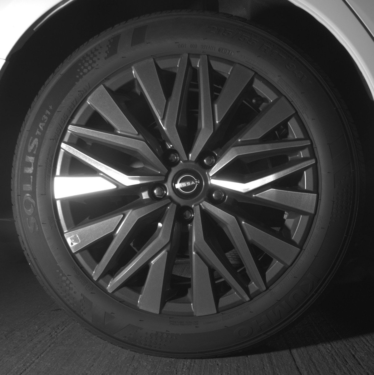 Used 2025 Nissan Altima 2.5 SV FWD image 15