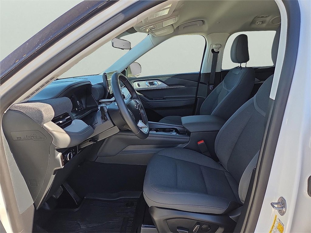 New 2025 Ford Explorer Active image 12