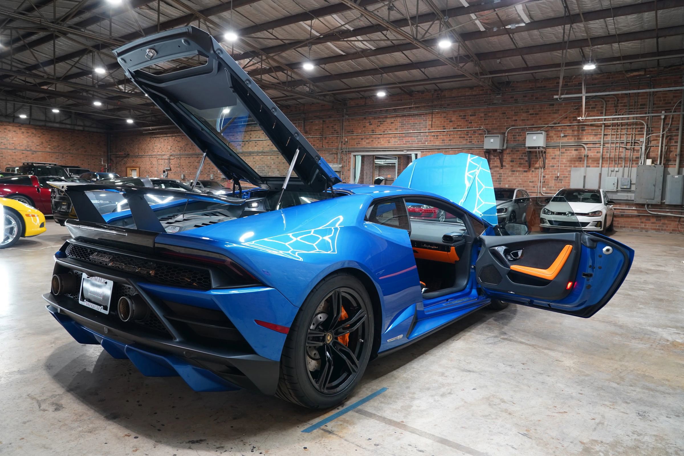 Used 2020 Lamborghini Huracan EVO RWD image 31