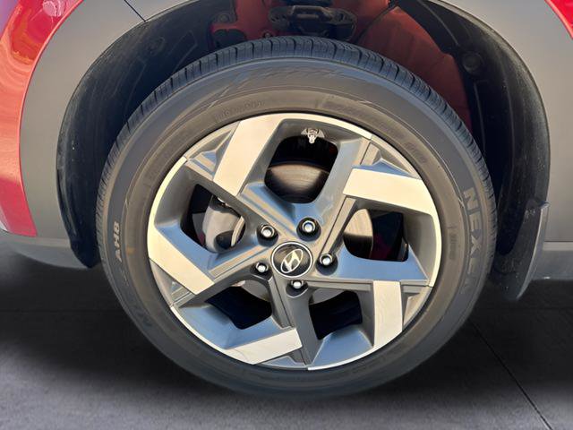 Used 2024 Hyundai Venue Limited image 26
