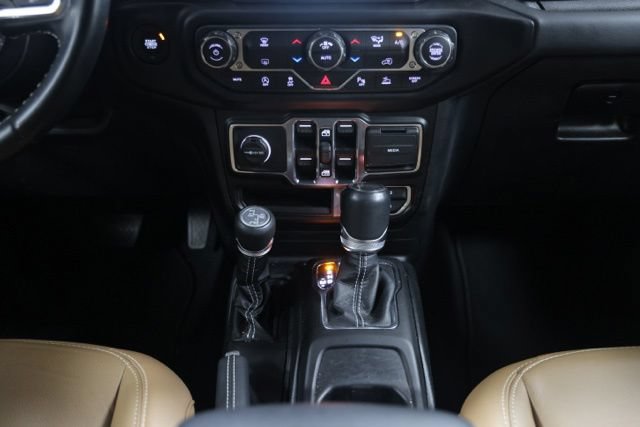 Used 2022 Jeep Wrangler Unlimited Sahara w/ LED Lighting Group AWD/4WD image 35