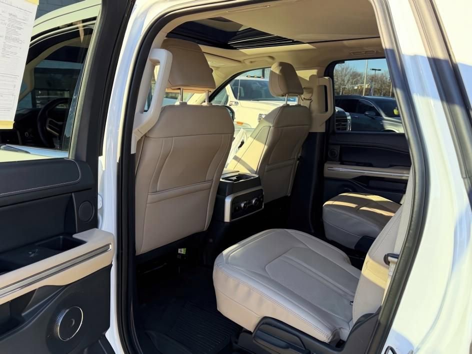 Used 2023 Ford Expedition Max Limited image 12