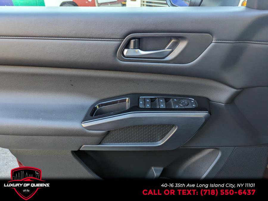 Used 2022 Nissan Pathfinder SL w/ SL Premium Package image 22