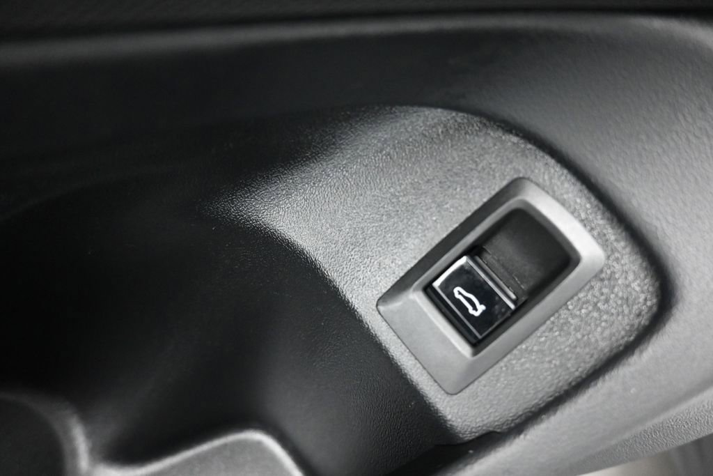 Used 2026 BMW 530i RWD image 12
