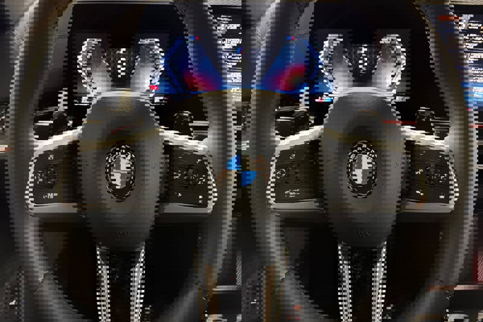 Used 2025 BMW X2 xDrive28i w/ M Sport Package image 23