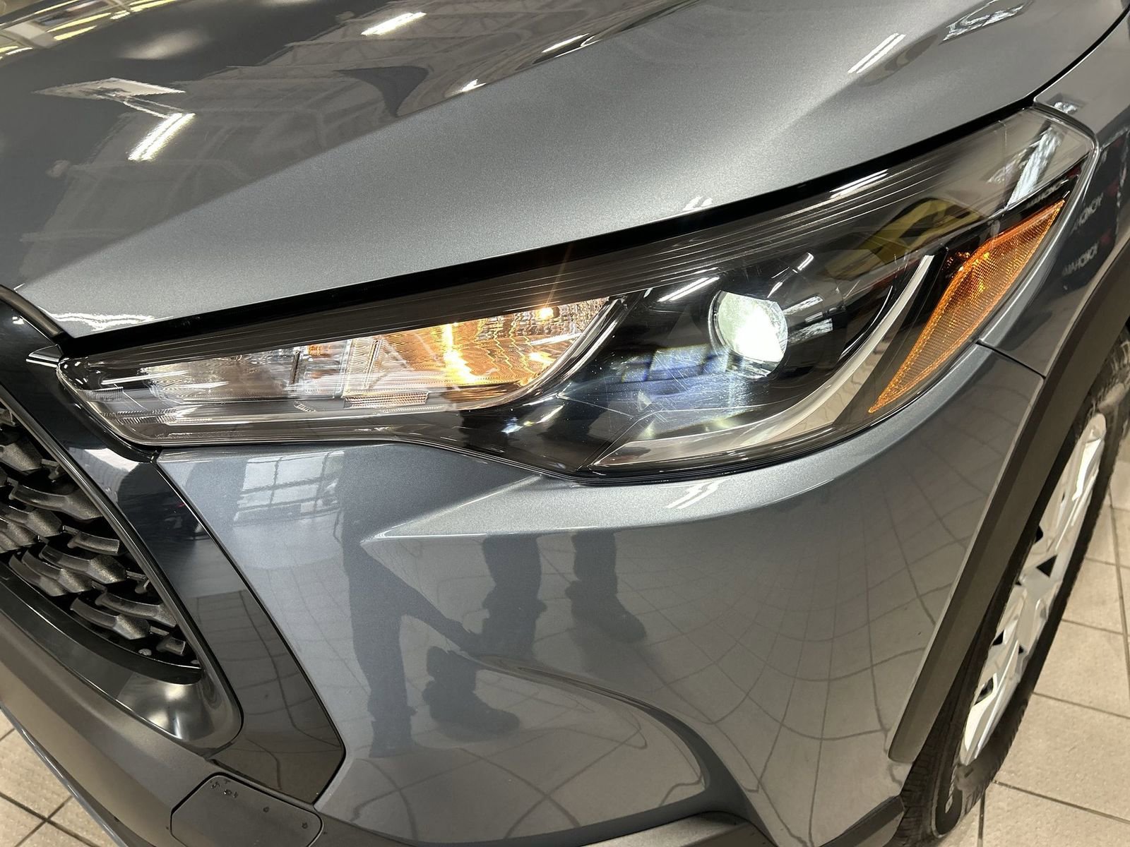 Used 2025 Toyota Corolla Cross L AWD/4WD image 31