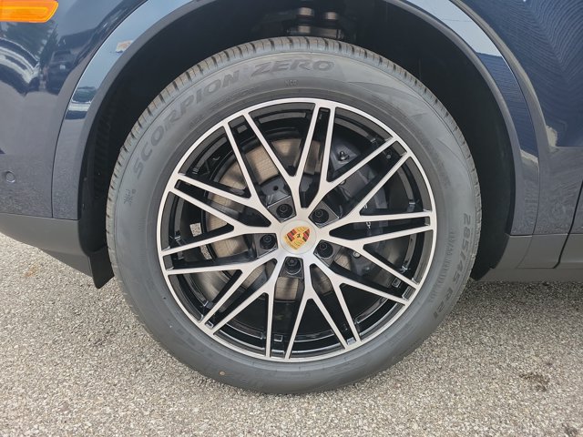 New 2026 Porsche Cayenne AWD/4WD image 14