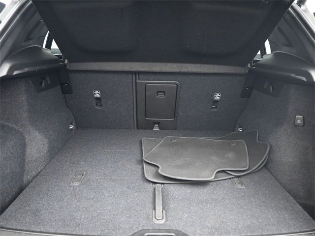 Used 2024 Volvo XC40 B5 Plus w/ Climate Package image 30