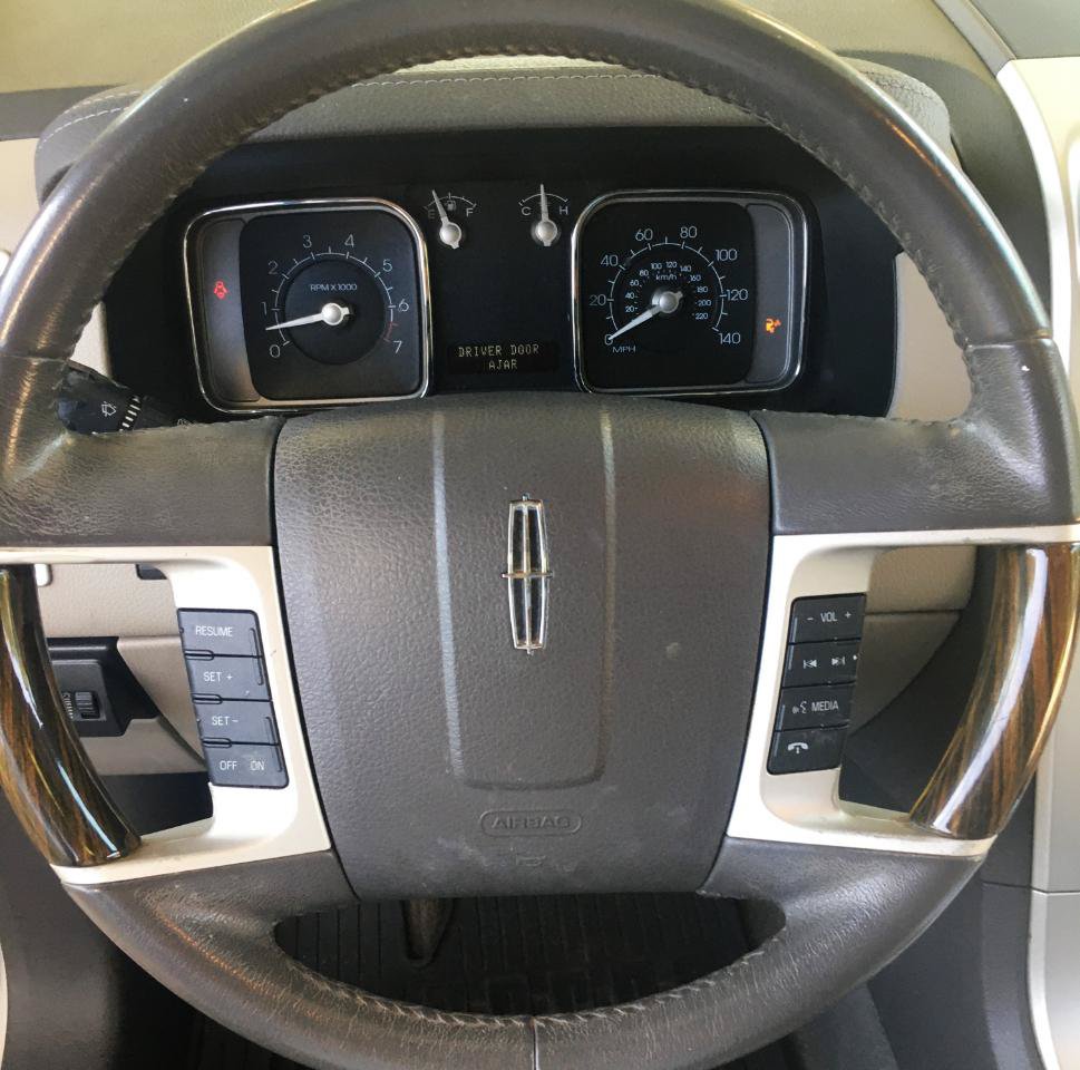 Used 2010 Lincoln MKX 2WD image 21