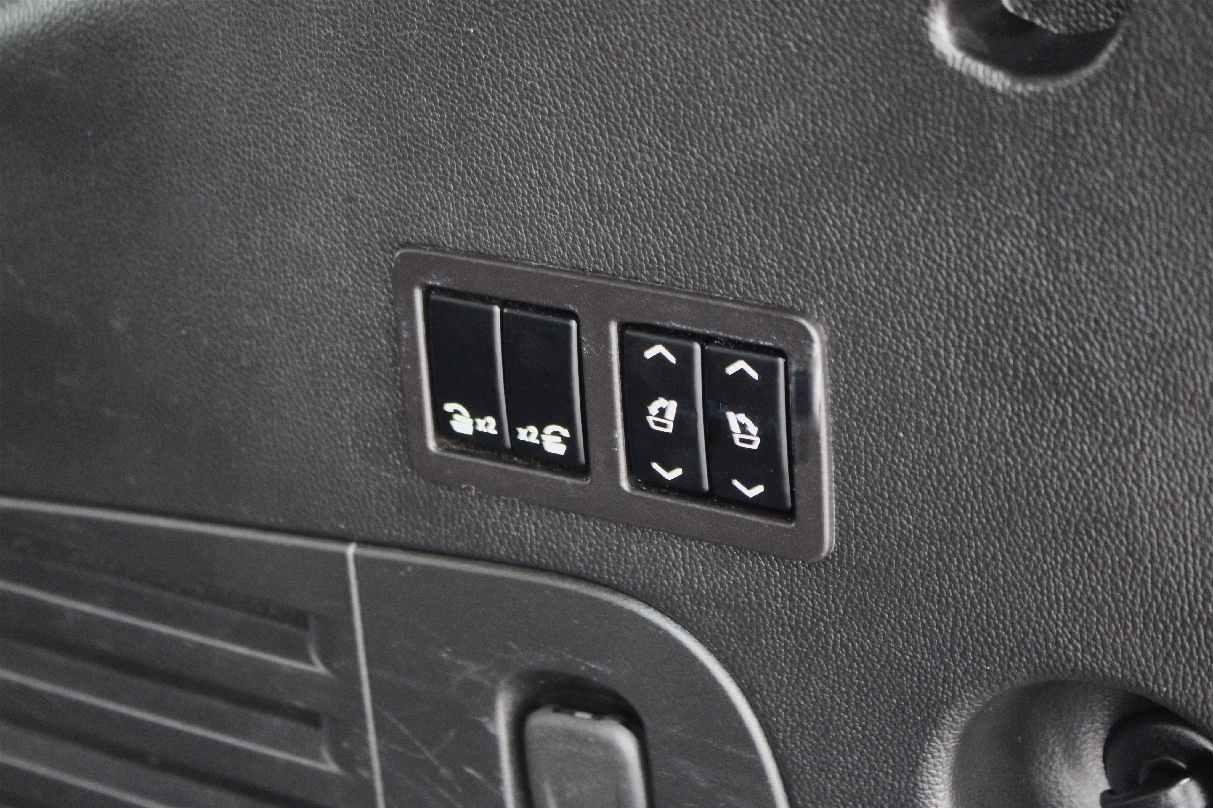 Used 2017 GMC Yukon SLT RWD image 27