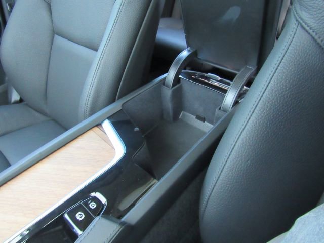 Used 2025 Volvo XC90 T8 Plus w/ Protection Package Premier image 51