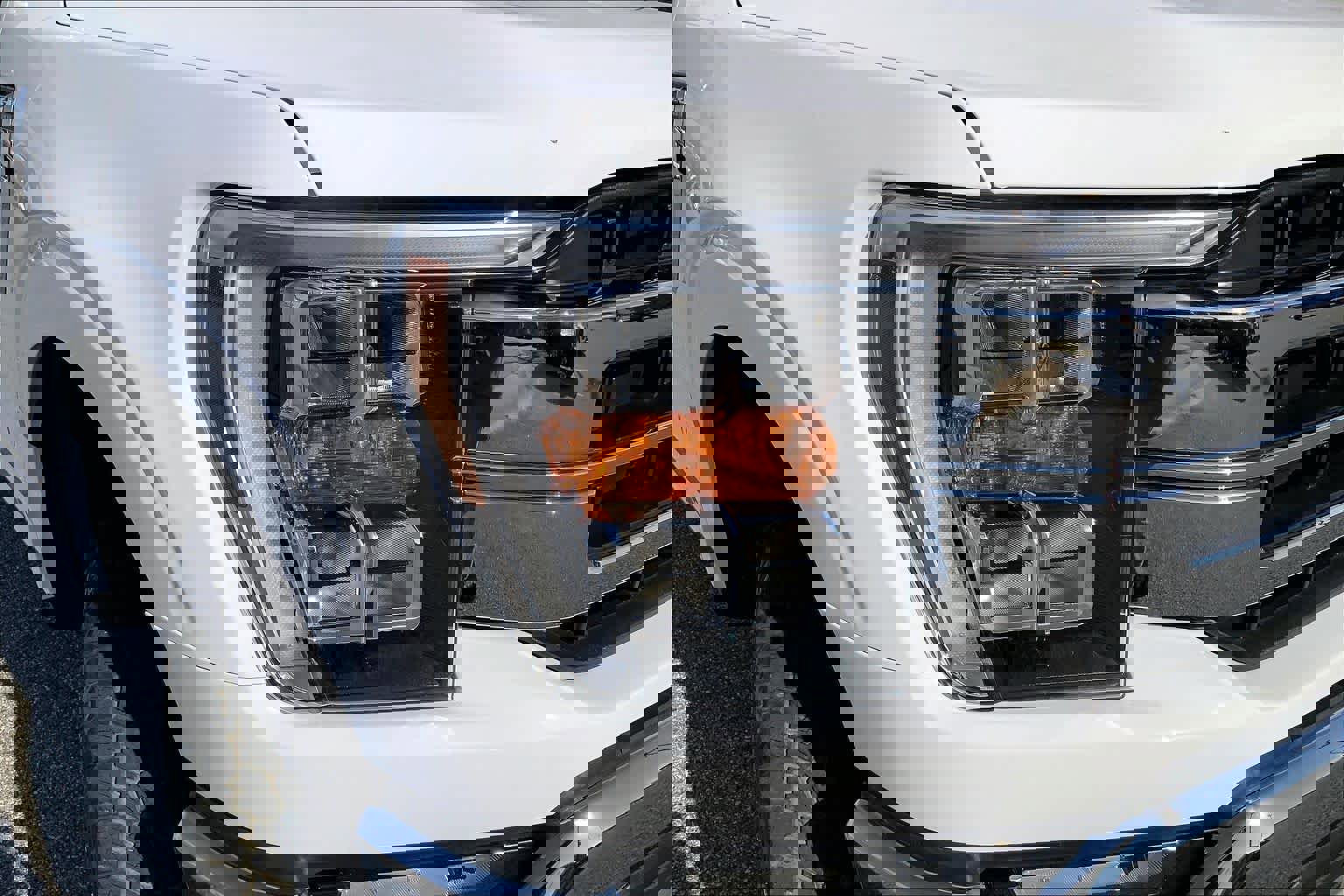 Used 2023 Ford F150 Lariat w/ Trailer Tow Package image 25