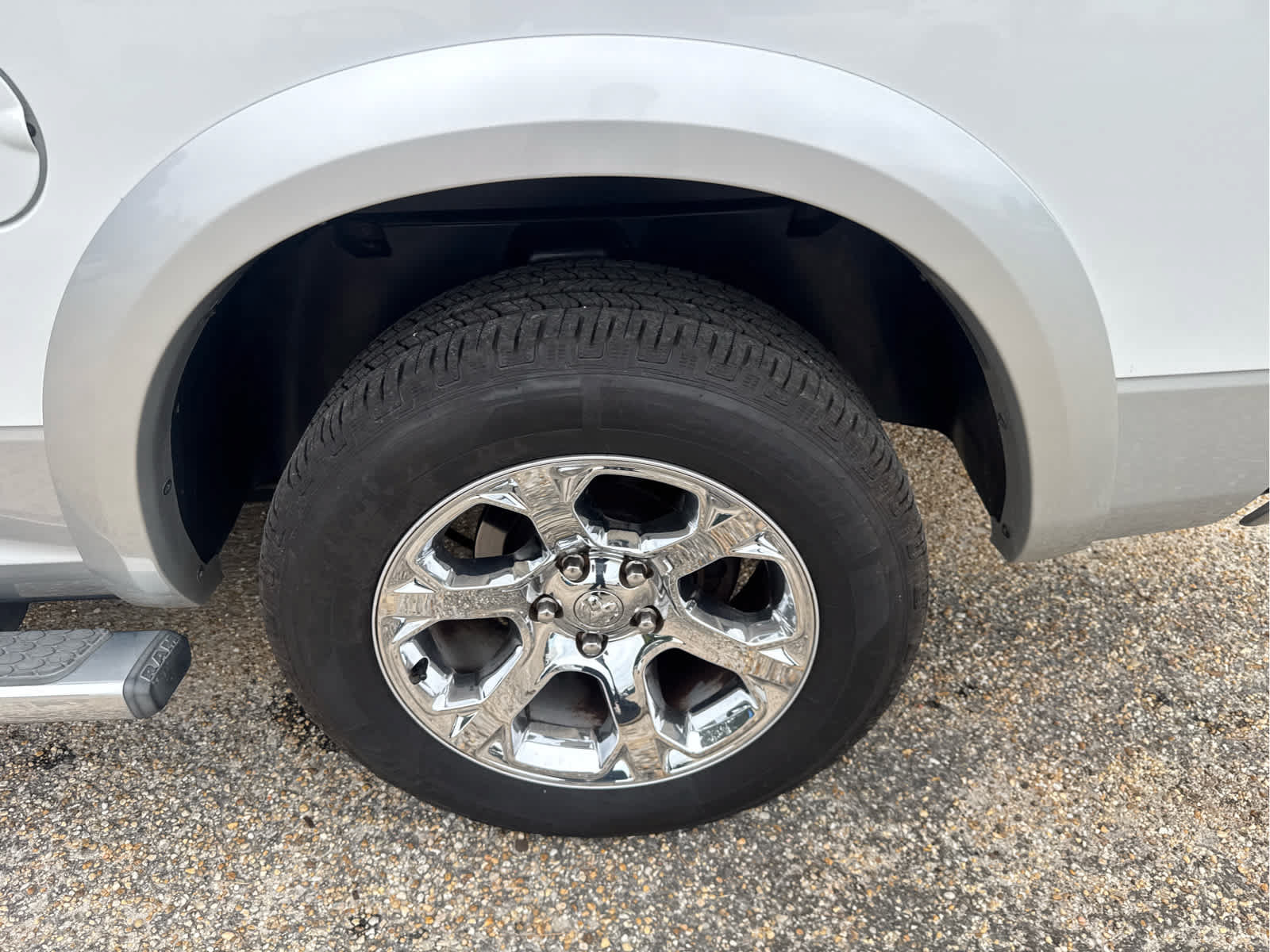 Used 2014 RAM 1500 Laramie w/ Convenience Group AWD/4WD image 18