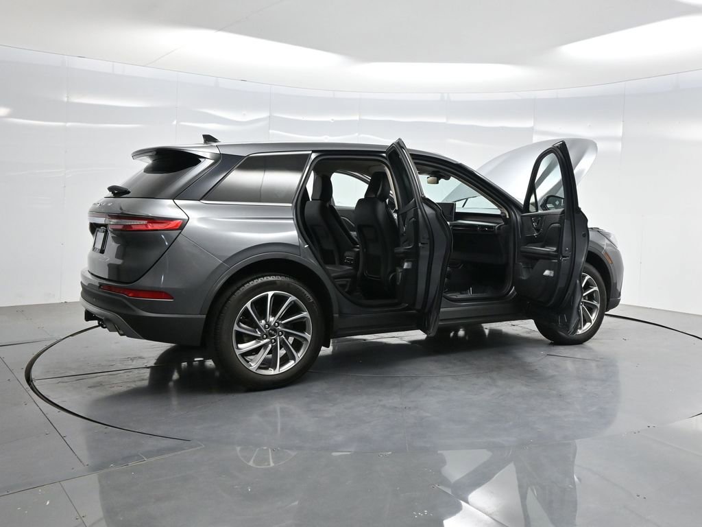 Used 2023 Lincoln Corsair FWD w/ Equipment Group 101A image 5