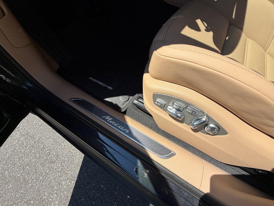 New 2026 Porsche Macan Turbo AWD/4WD image 25