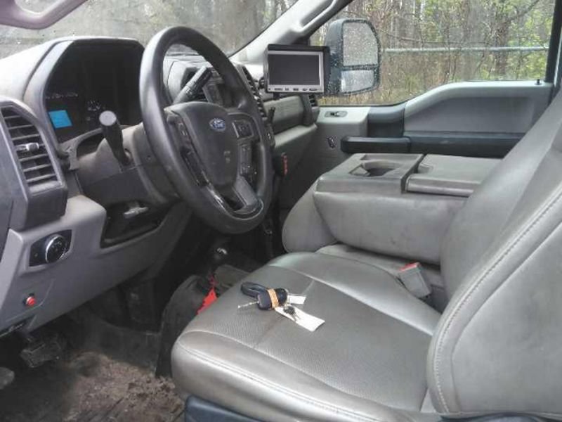 Used 2019 Ford F550 4x4 Regular Cab Super Duty image 5