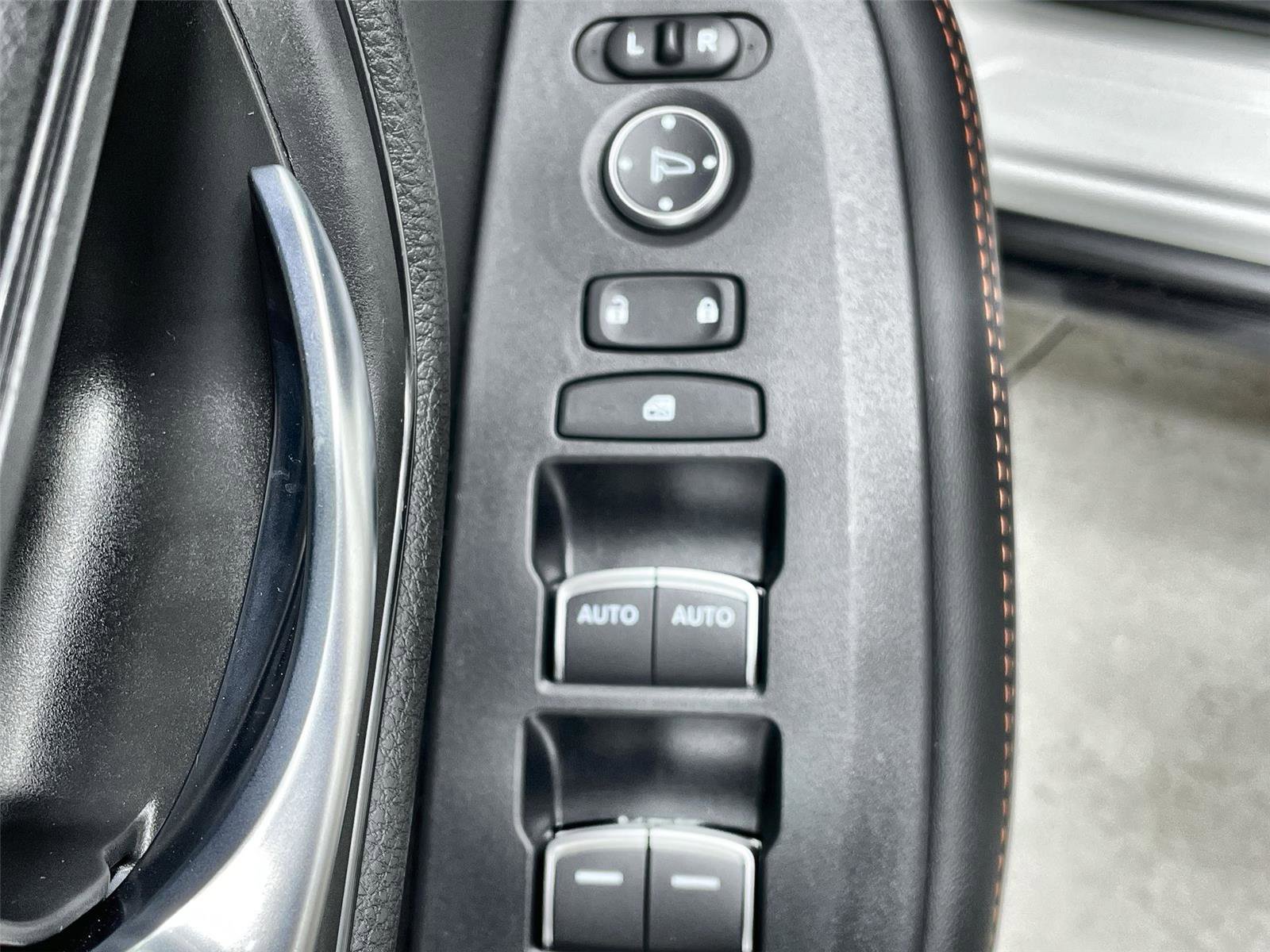 Certified 2025 Honda HR-V Sport image 12