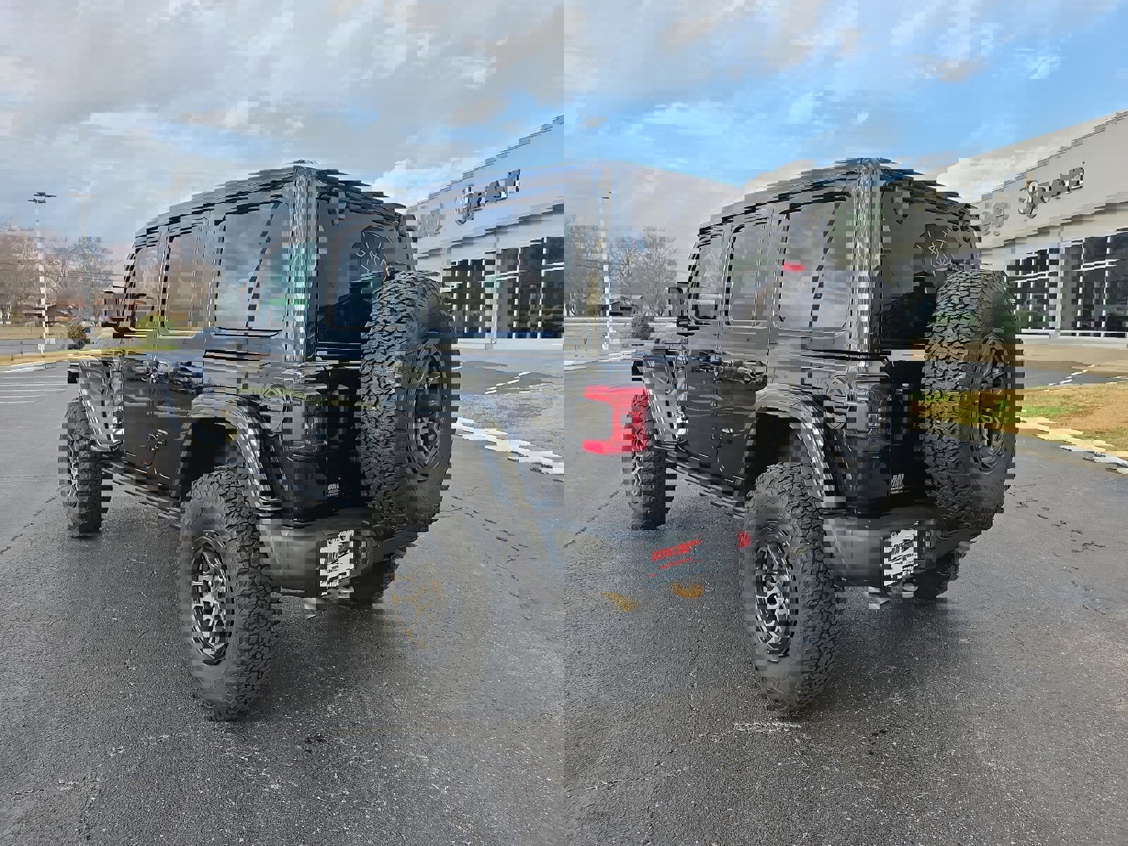 Used 2023 Jeep Wrangler Unlimited Rubicon 392 image 7