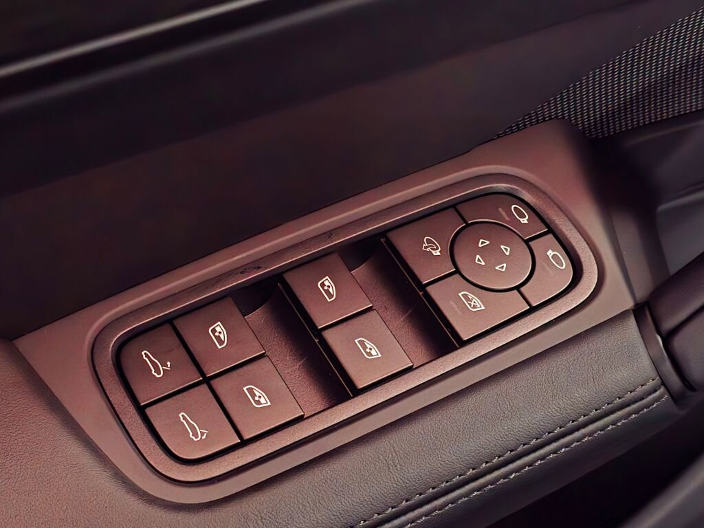 New 2026 Porsche Cayenne GTS image 36