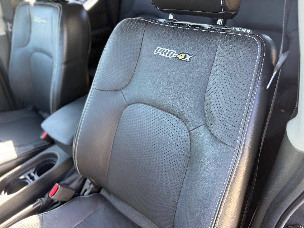 Used 2015 Nissan Frontier PRO-4X image 17