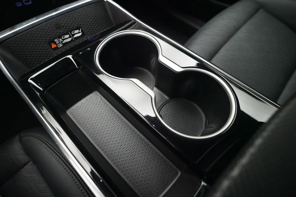 Used 2025 Chevrolet Equinox LT w/ Convenience Package II image 17