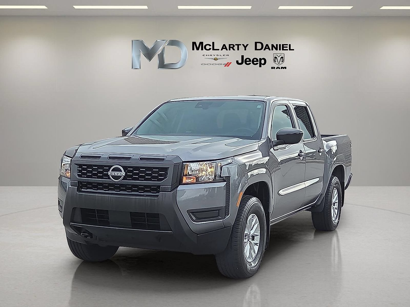 Used 2025 Nissan Frontier S w/ S Utility Package AWD/4WD image 2