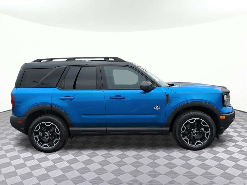 Used 2025 Ford Bronco Sport Outer Banks w/ Outer Banks Tech Package+ AWD/4WD image 4