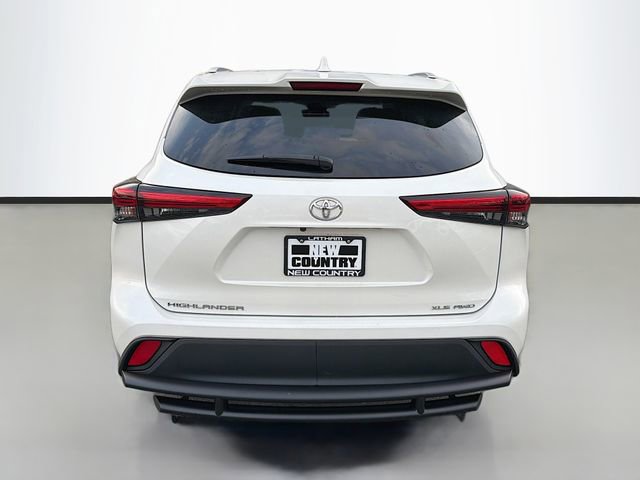 Used 2021 Toyota Highlander XLE image 6