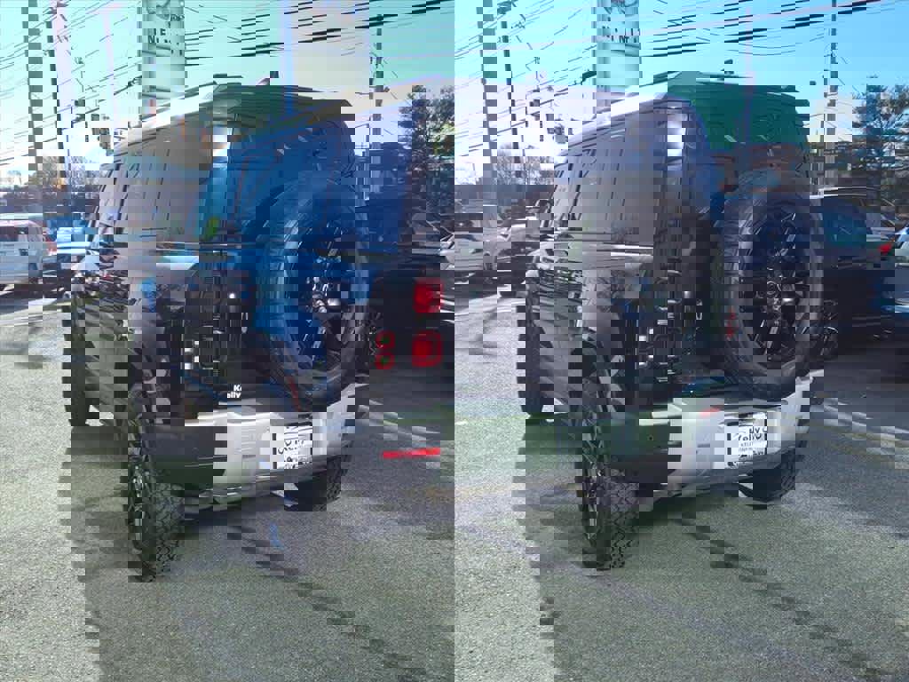 Used 2025 Land Rover Defender 110 S image 6