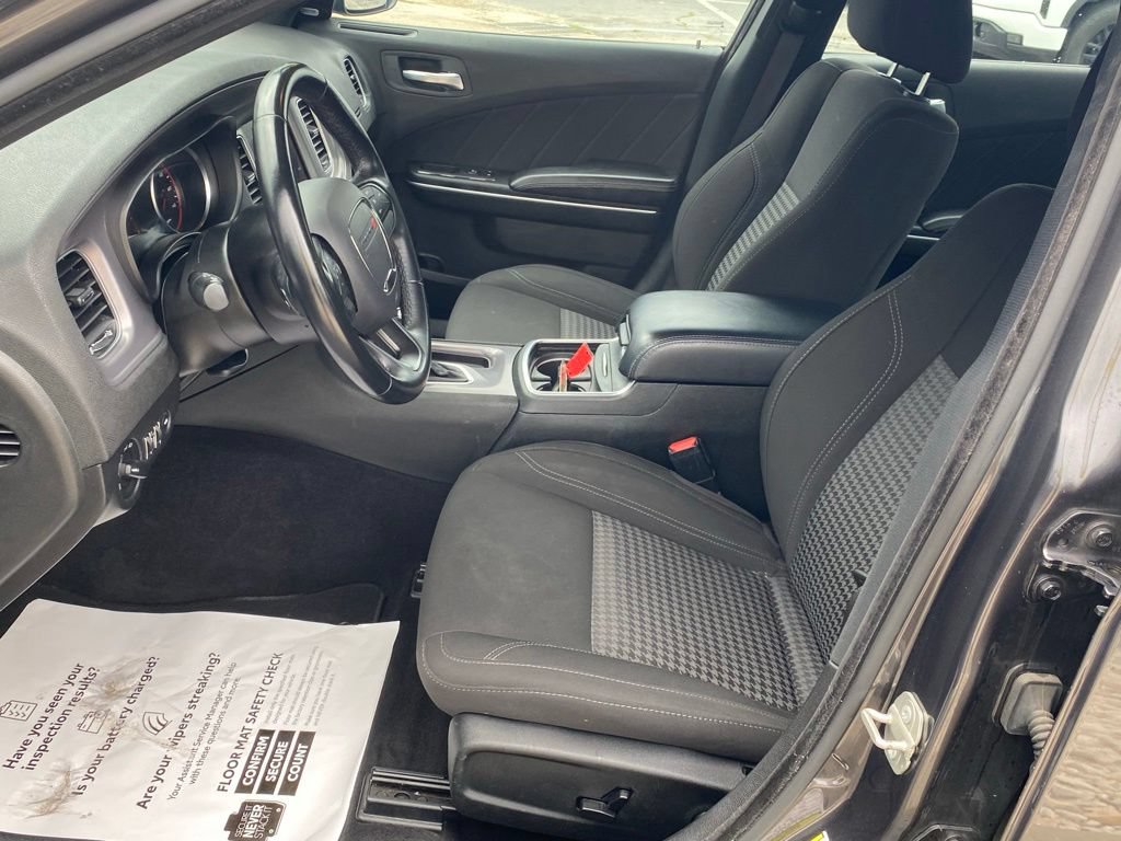 Used 2023 Dodge Charger SXT RWD image 6