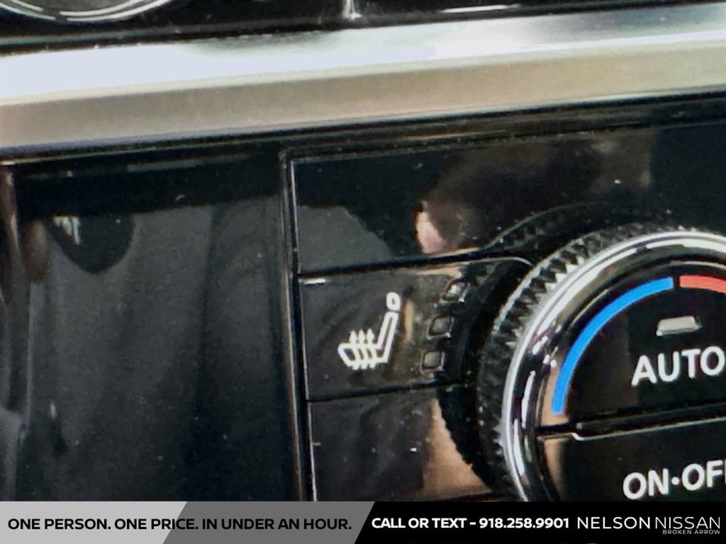 Used 2022 Nissan Pathfinder SV FWD image 19